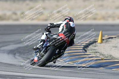 media/Dec-01-2025-Moto Forza (Mon) [[2daa91e15f]]/1-Advanced Group/Session 2 Turn 11 Backside/